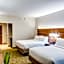 Holiday Inn Express & Suites Russellville By IHG