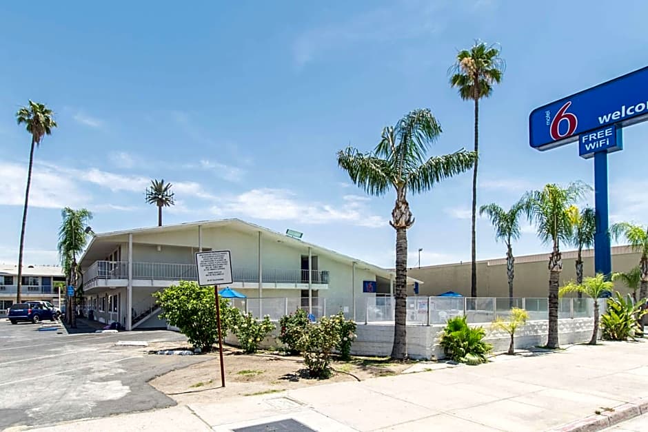Motel 6 Bakersfield