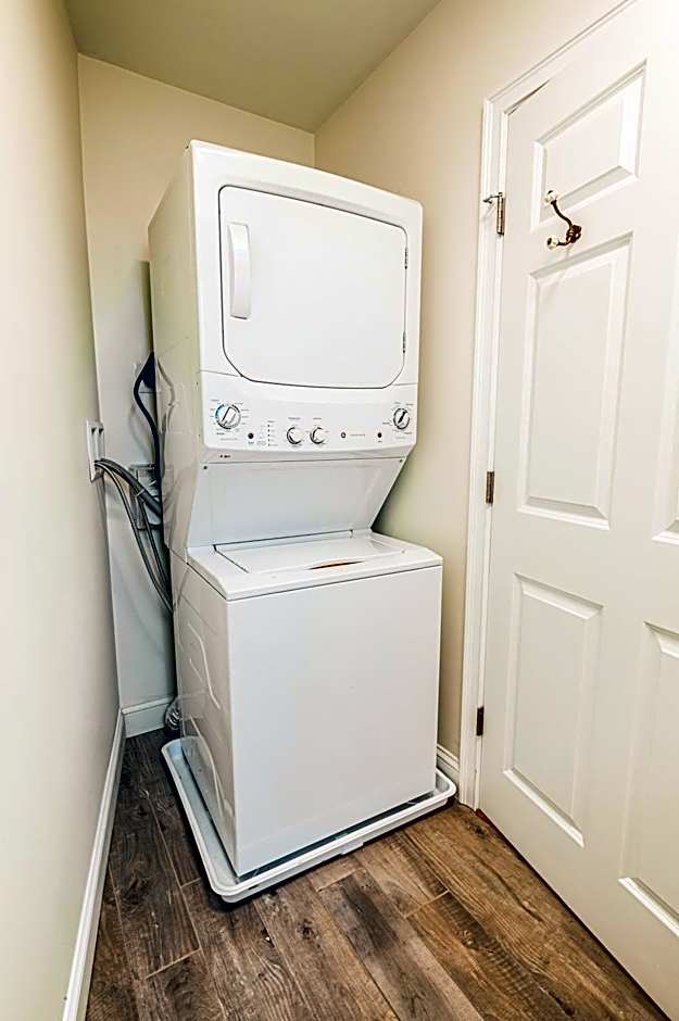 The Inn at Newton Highlands