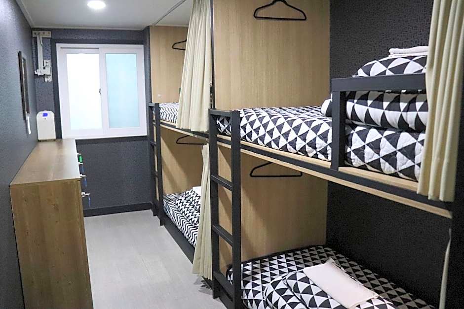Mozzi Hostel