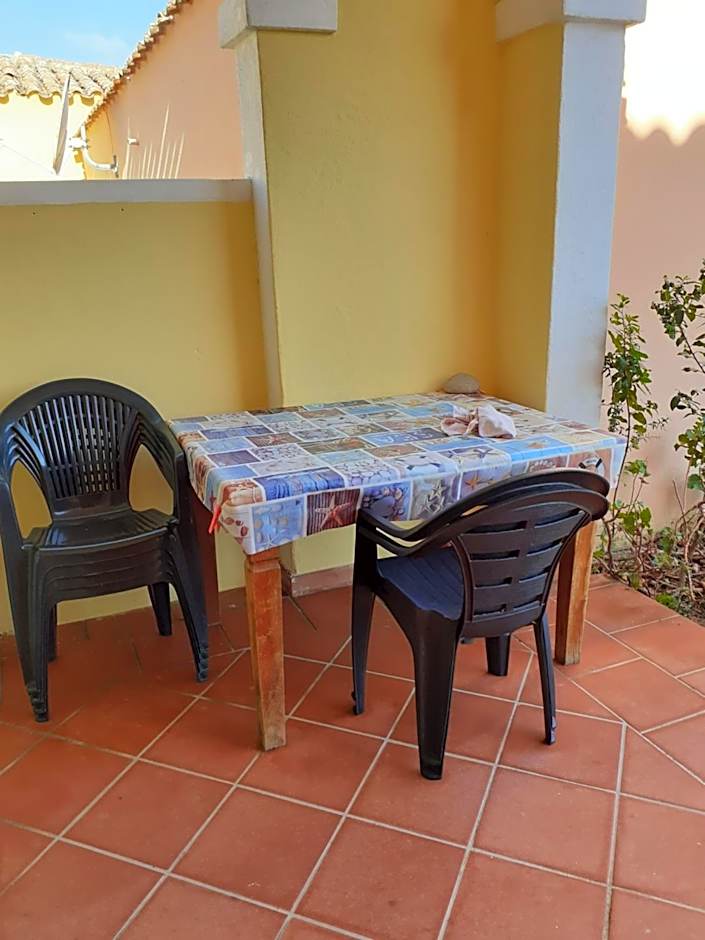 casa mirice in residence con piscina ,wifi,climatizzatore vicino al mare