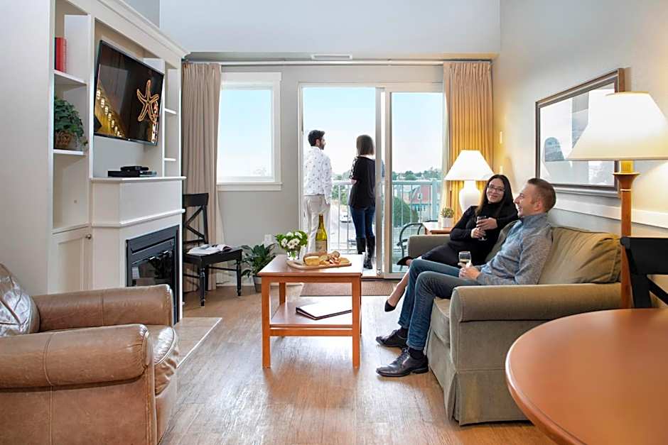 RIVERTIDE SUITES