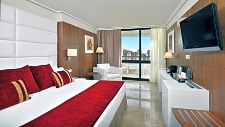 The Level Junior Suite with Executive Lounge Access
