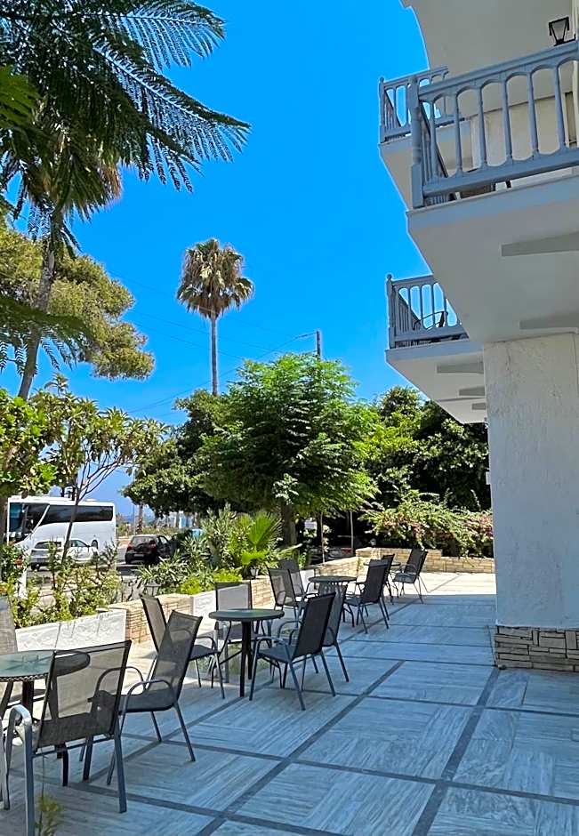 Theodorou Beach Hotel Apartments