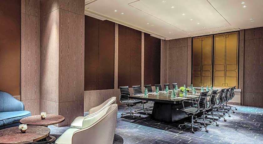 Waldorf Astoria By Hilton Bangkok