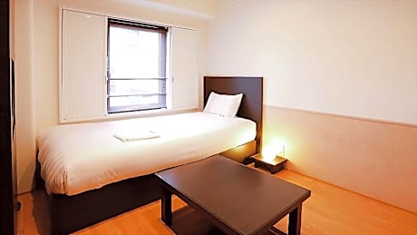 Flat room for 1 person (bed)