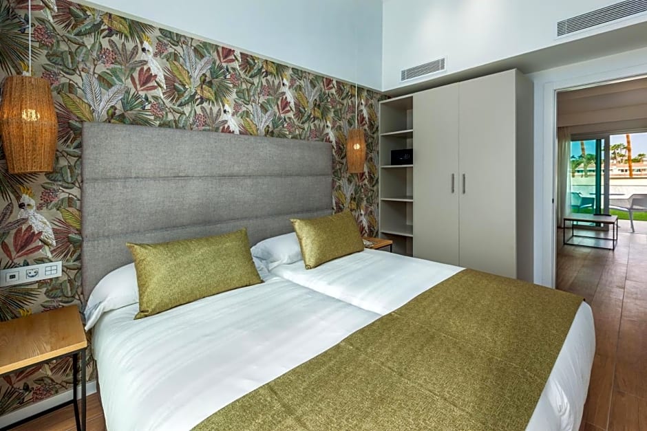 Suite (1 adult + 1 child) — 4 fotoğraftan 1. fotoğraf