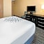 La Quinta Inn & Suites by Wyndham Logan