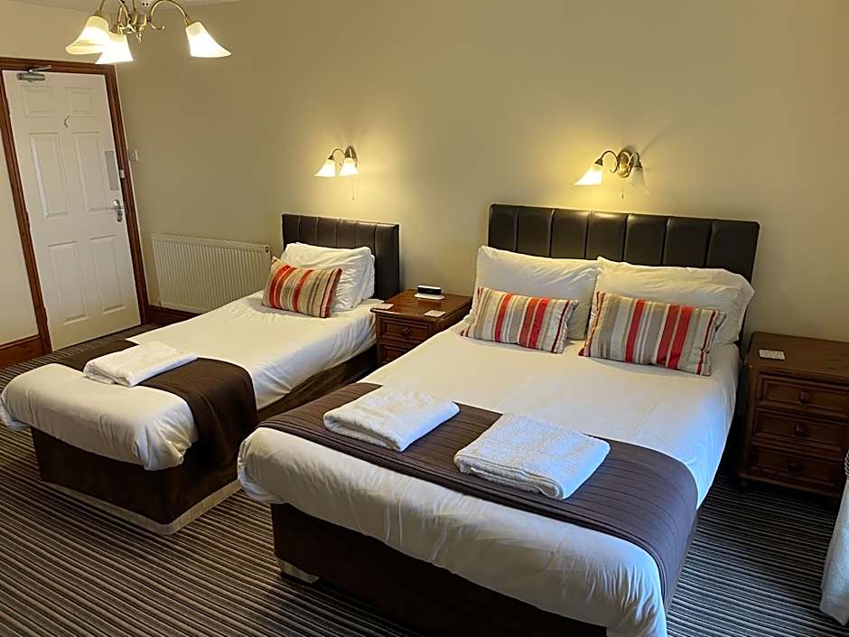 Photo 1 of 5 of 1 King Bed, Sea View