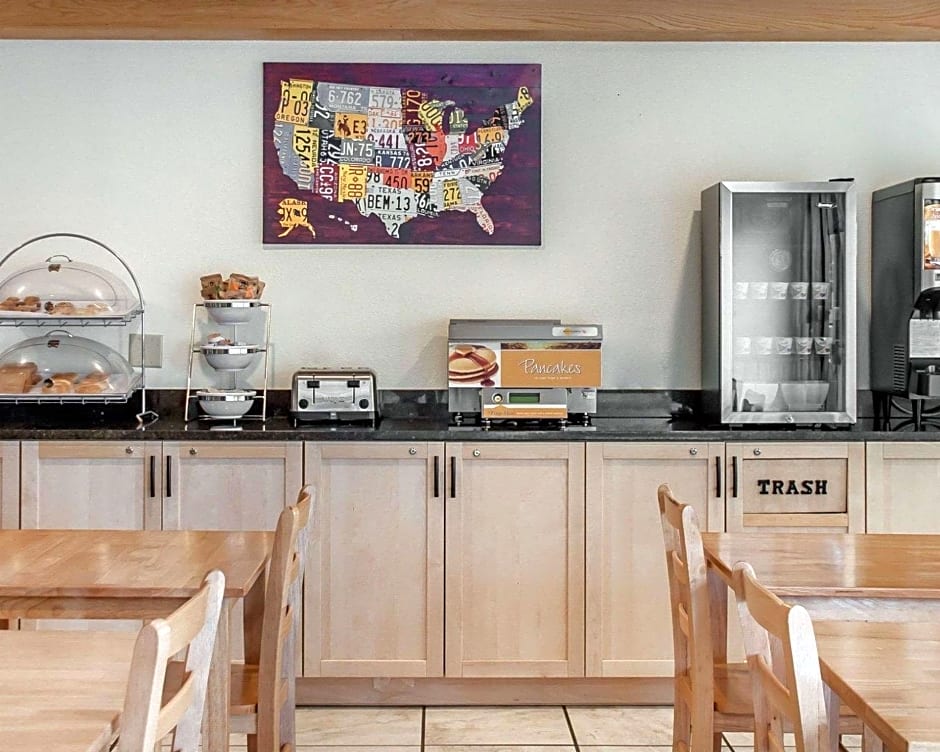 Econo Lodge Ithaca Airport