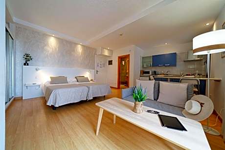 Suite with Terrace and Ocean View