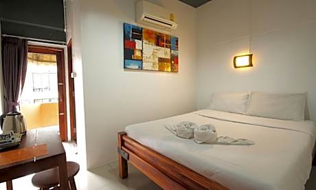 Standard Double Room - Breakfast for 2, Netflix Free Zone