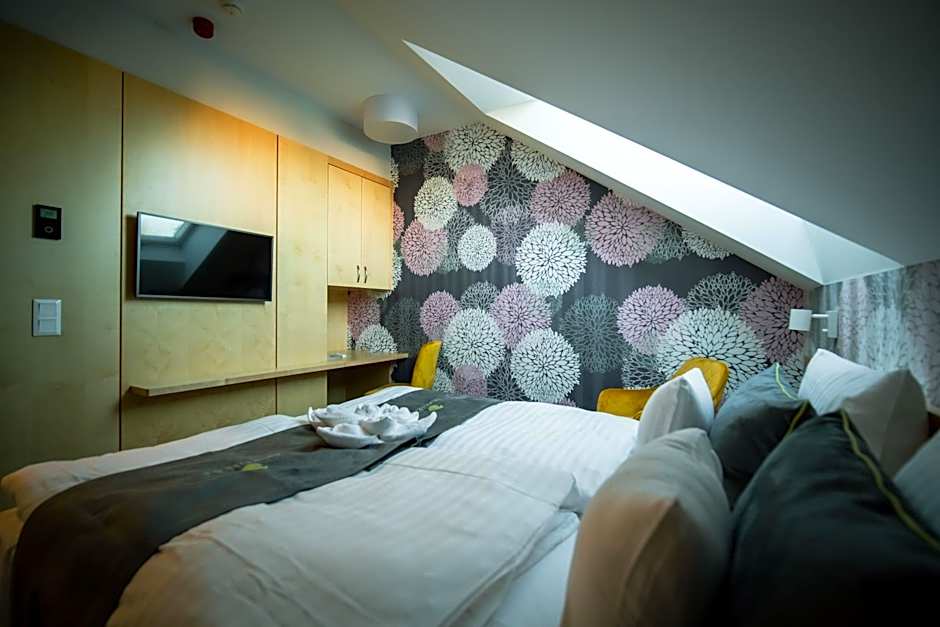 Eleven Business & Sport Hotel