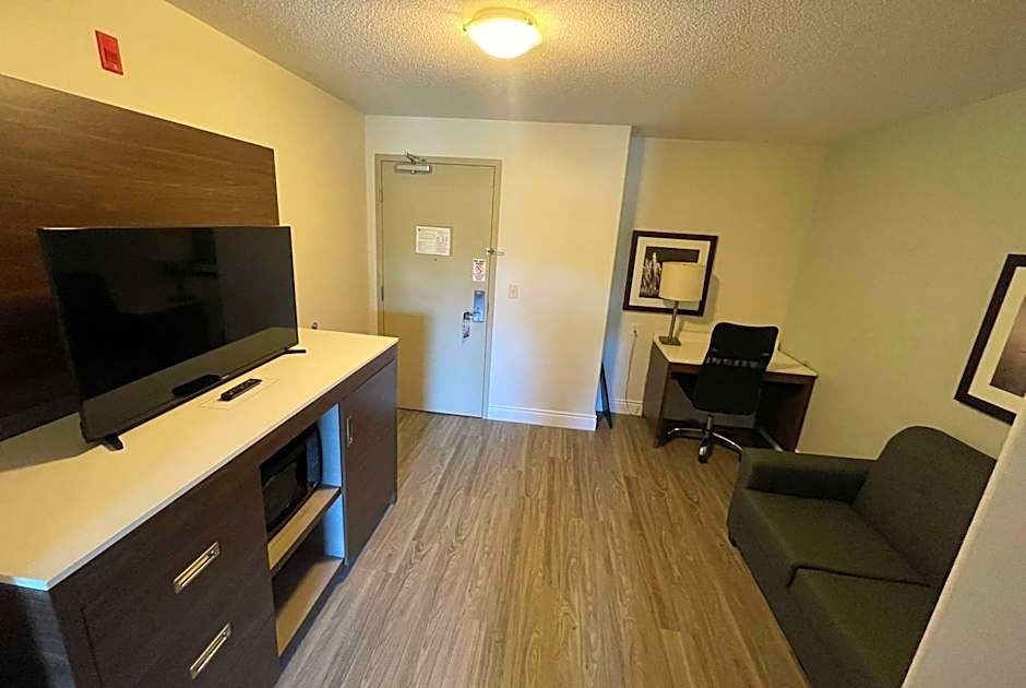 Super 8 by Wyndham Peterborough