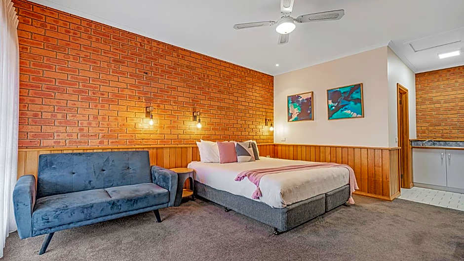 Golden River Motor Inn