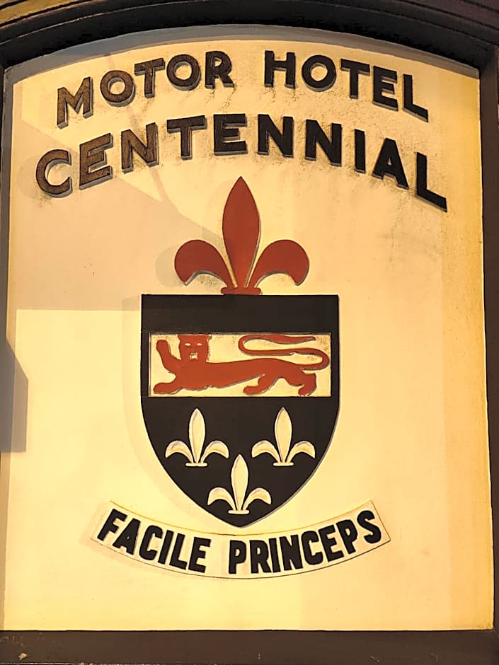 Centennial Inn on Bathurst