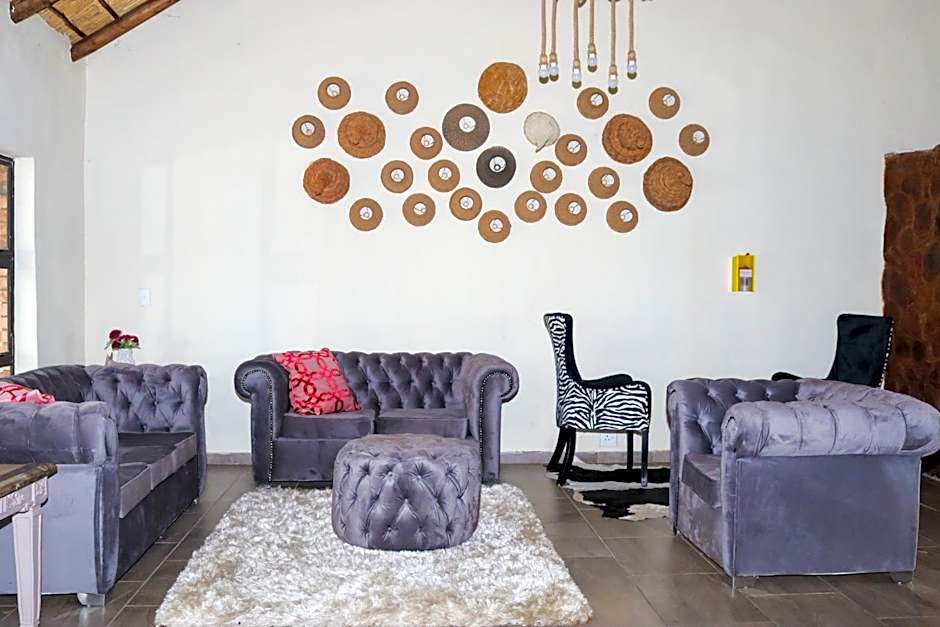 Mela Luxury Game Lodge