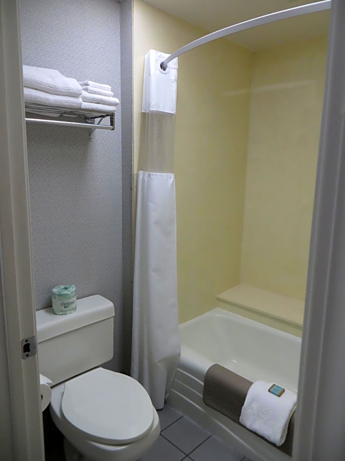 Travelodge by Wyndham Redding CA