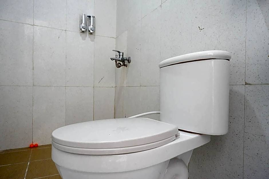 RedDoorz Syariah @ Raya Punten Batu