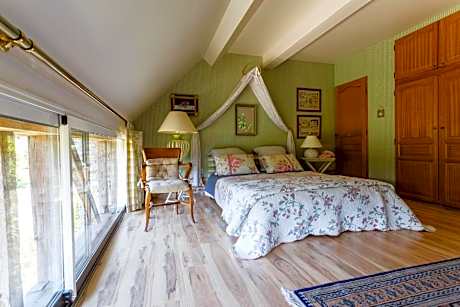 Deluxe Double Room with Shower