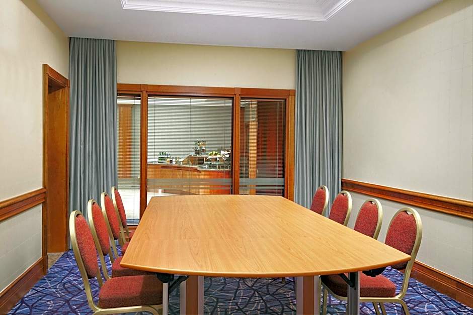 Sheraton Skyline Hotel London Heathrow