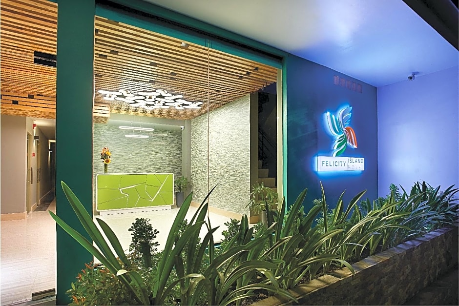 Felicity Island Hotel