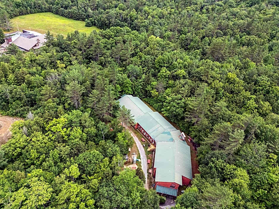 Evergreen Valley Inn