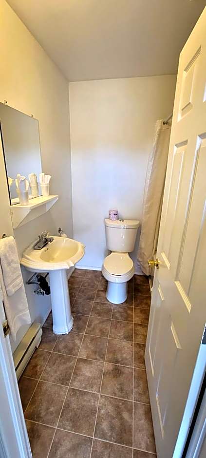 North Shore Wayside Inn