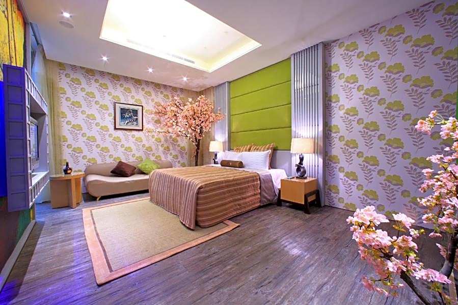 Rainbow Forest Motel