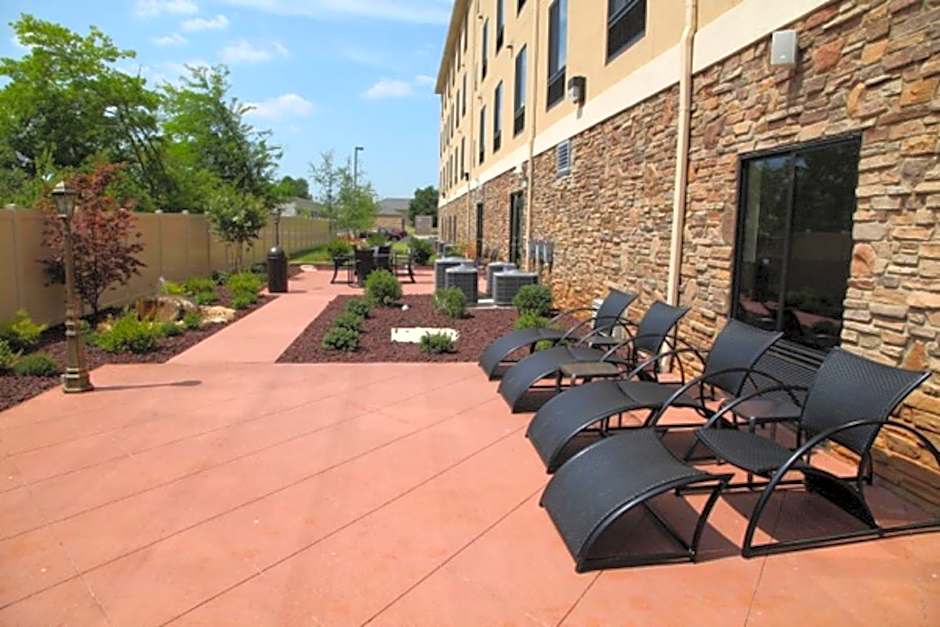 Holiday Inn Express & Suites Huntsville Airport By IHG