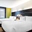Holiday Inn Express & Suites Albany Airport - Wolf Road By IHG