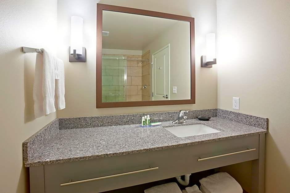 GrandStay Hotel & Suites Valley City