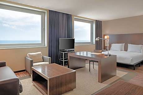 Junior Suite high floor with King bed