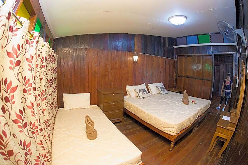 Baan Are Gong Riverside Homestay