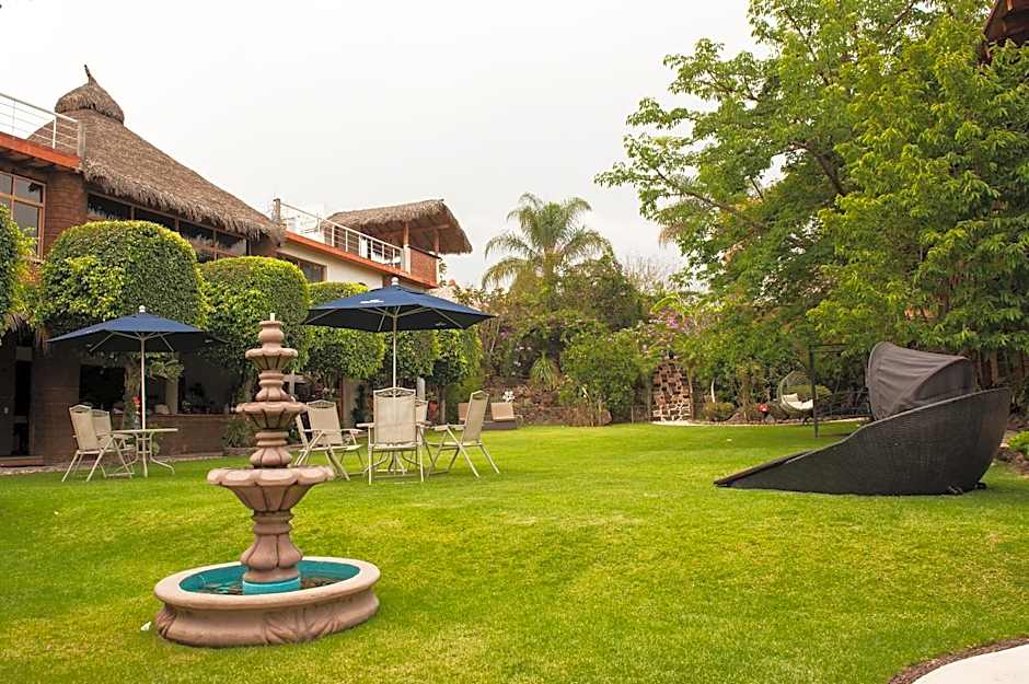 Paradise Hotel Boutique & Lounge