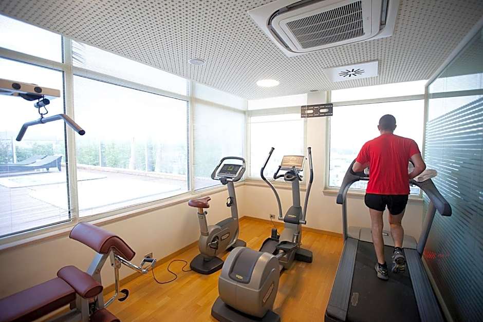 Breaking Business Hotel