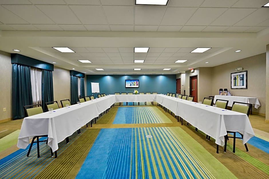 Holiday Inn Express Hotel and Suites Forrest City By IHG