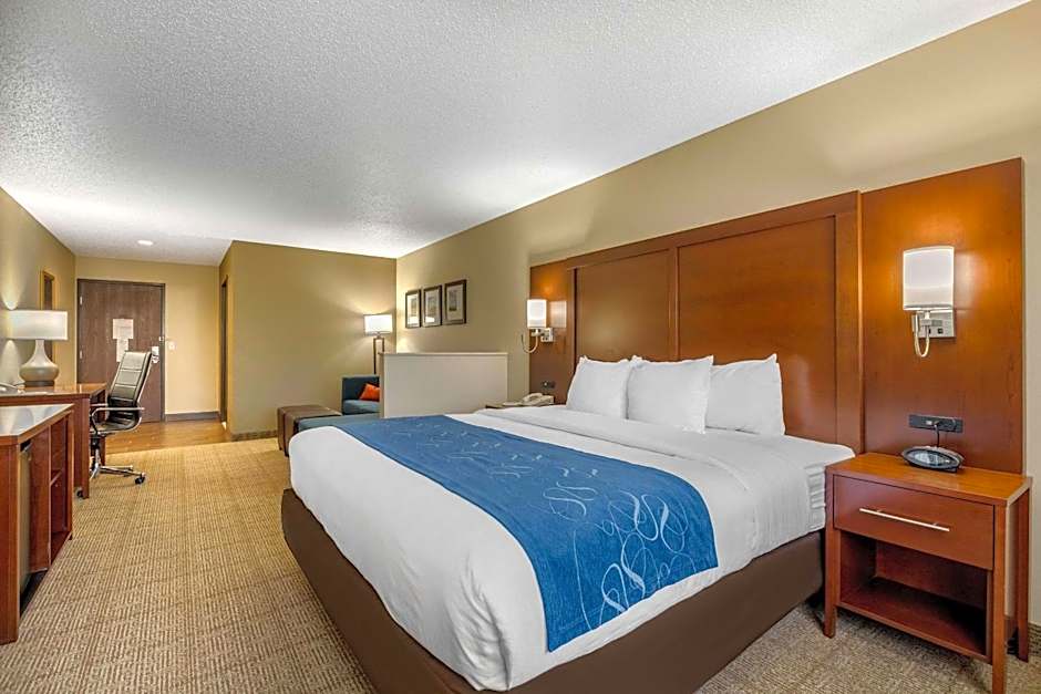 Comfort Suites Cedar Falls