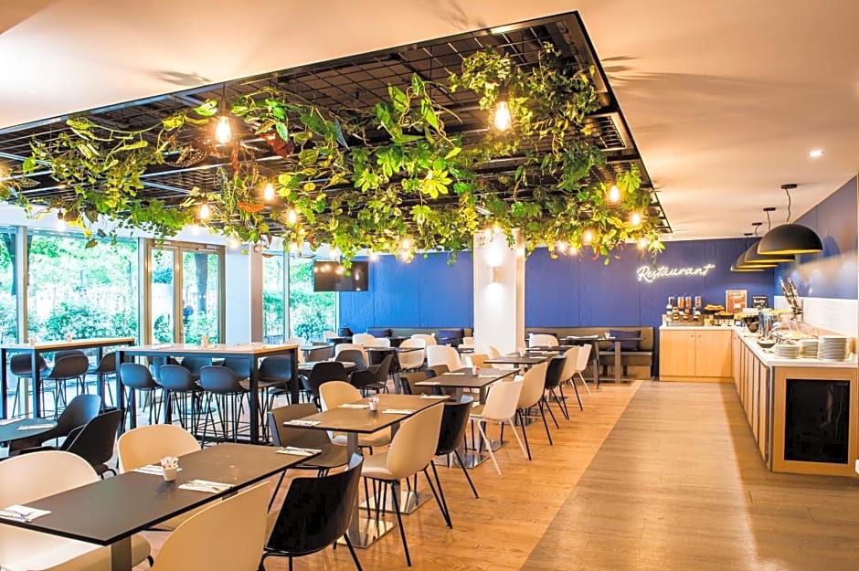 Holiday Inn Express Paris-Canal De La Villette By IHG