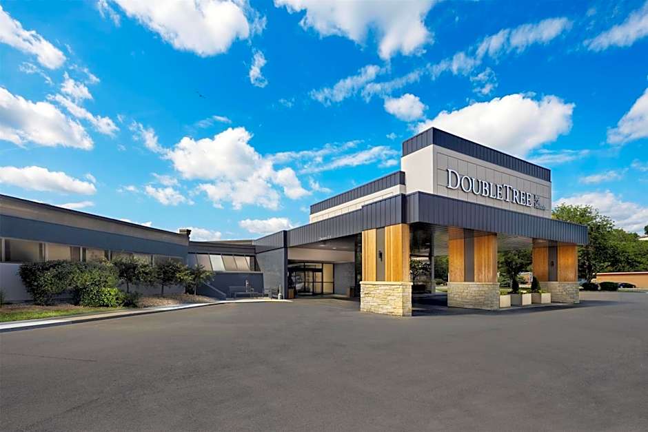 DoubleTree by Hilton Manhattan, KS