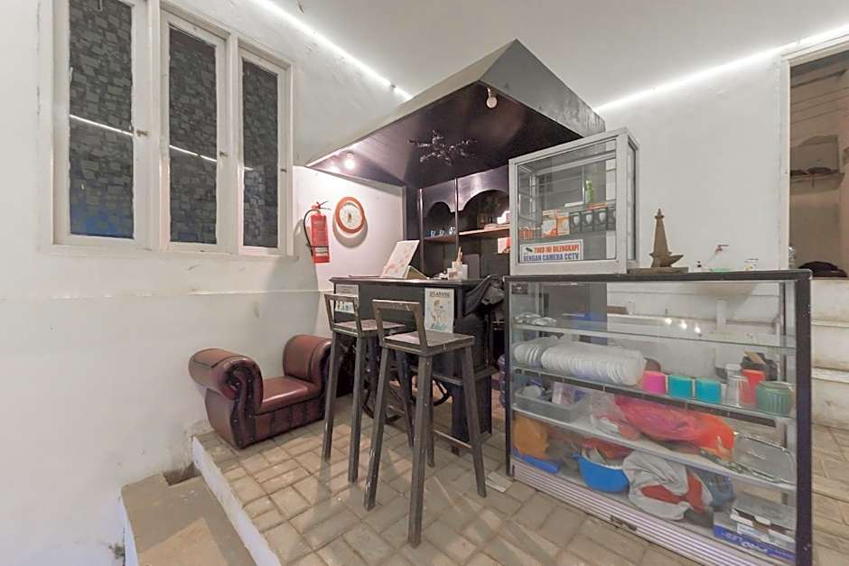 RedDoorz near Terminal Pasir Hayam Cianjur