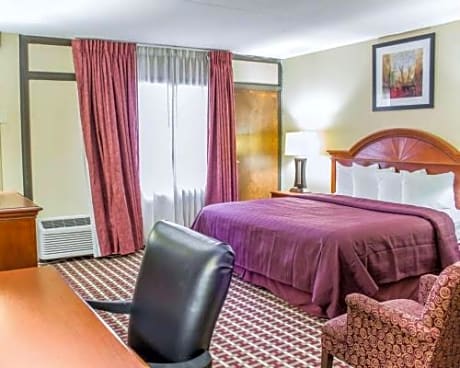 Queen Room - Disability Access/Non-Smoking