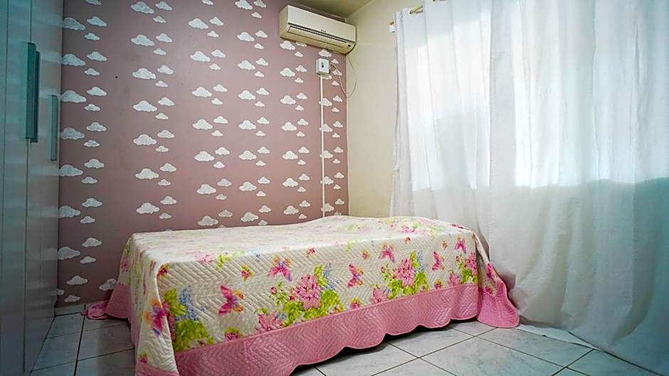 Ótima casa apenas 50metros da praia - em Balneário Piçarras