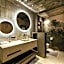 The Black Eagle Luxury Appartements