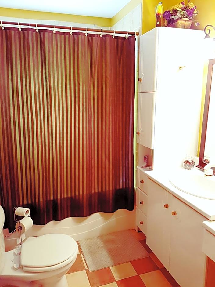 Gîte Le Trésor Caché Bed & Breakfast