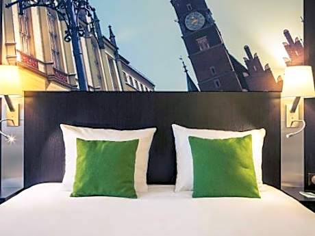 Classic Double Room with Sofa and City View