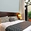 Decanter Hotel