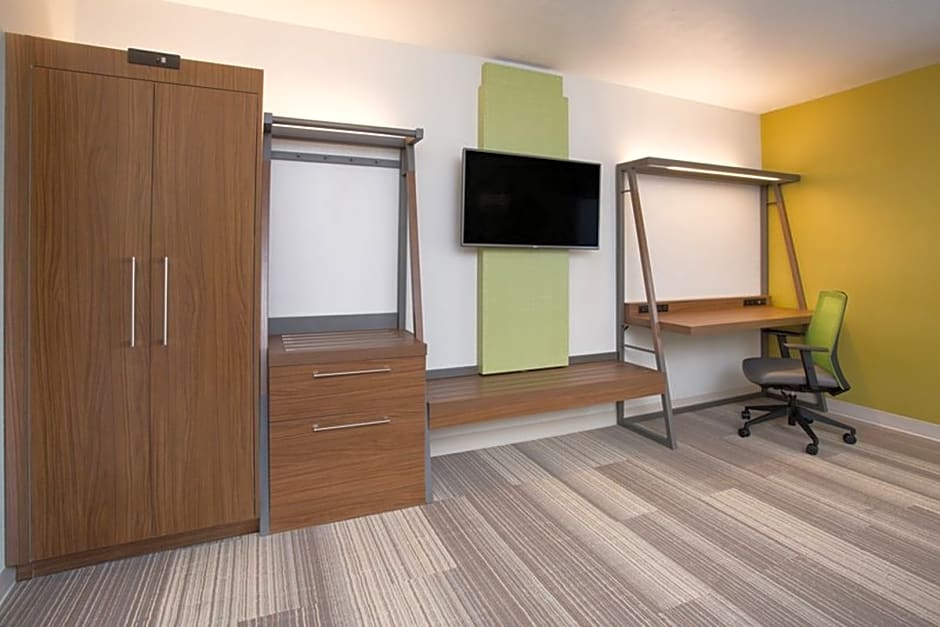 Holiday Inn Express & Suites Raymondville By IHG