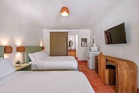 Deluxe Quadruple Room