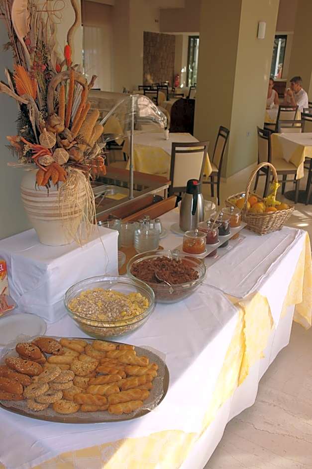 Saint Constantine Hotel